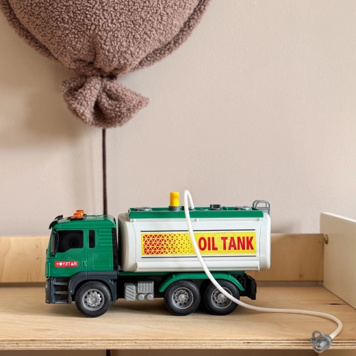 Watertank met werkende pomp