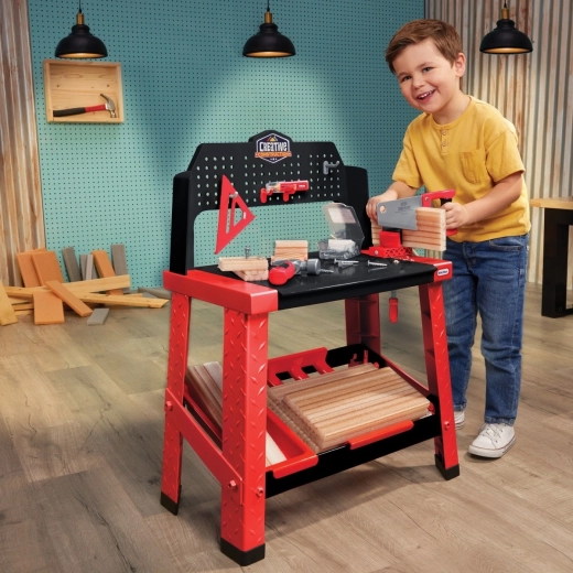 Realistisch spelen met bankschroef en gereedschap