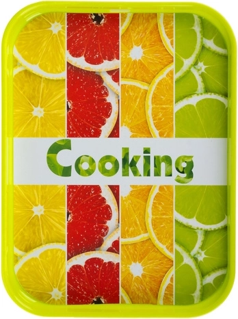 Serveren op dienblad voor kleine obers