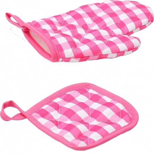 Veilige keukenaccessoires om te spelen en te helpen in de keuken