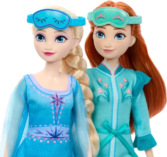 Popp en Anna en Elsa in nachtoutfits