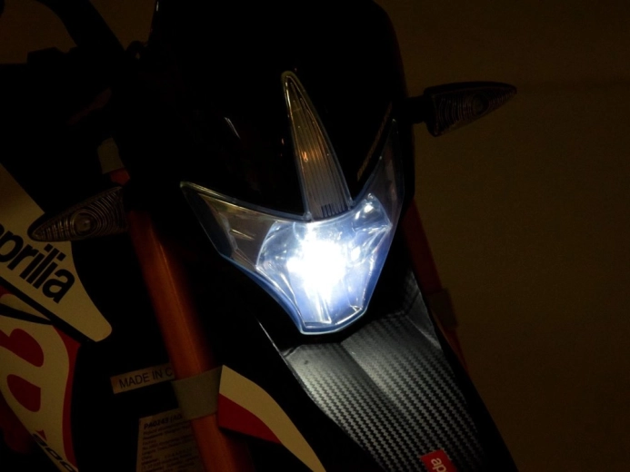 Brandende verlichting voor een realistische uitstraling