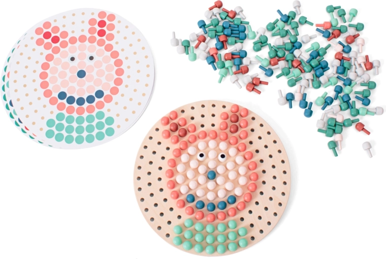 217 kleurrijke pinnetjes voor creatief spelen