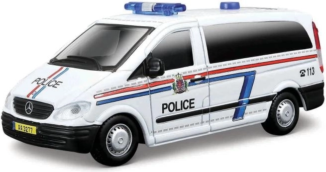 Realistische politiebestelwagens met gedetailleerde opdrukken