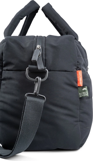 Comfortabel dragen en bevestiging aan de kinderwagen