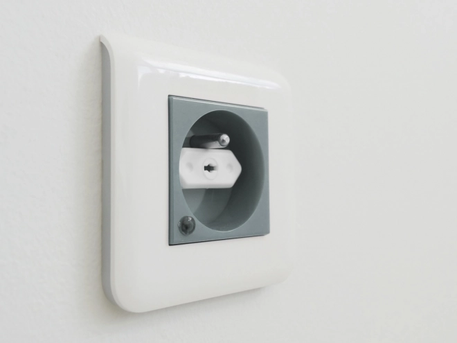 Bescherming van elektrische stopcontacten wit