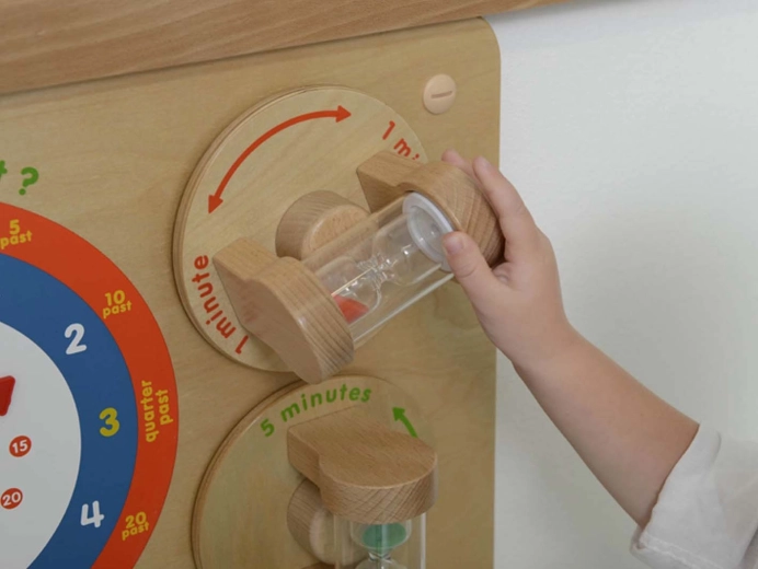 Zandlopers van 1 en 5 minuten voor tijdsbesef