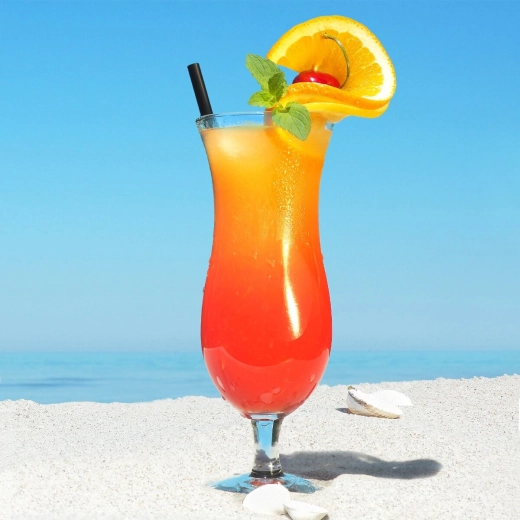 Uitstekende presentatie van gelaagde en kleurrijke cocktails