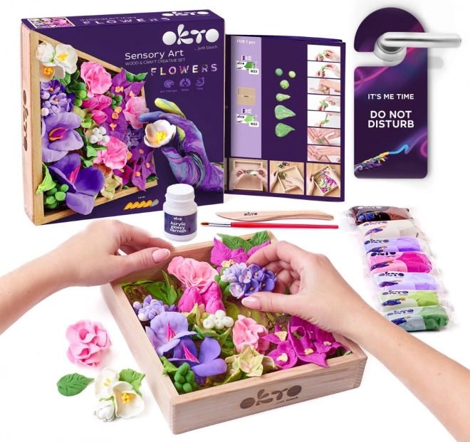 Okto Inspiration creatieve boetseerset voor het modelleren van bloemen in een houten lijst 21 × 21 cm