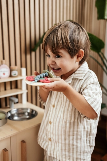 Mooie houten uitvoering voor een kinderkeukentje