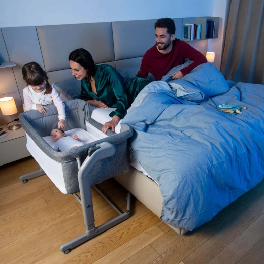 Ademend ontwerp en aanschuifstand aan het bed