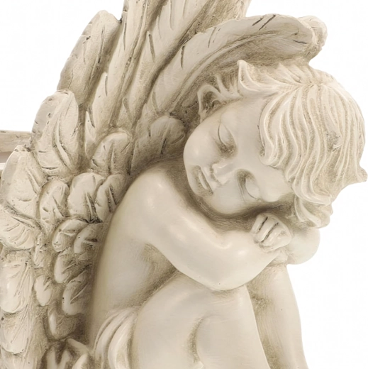 Fijn beeldhouwwerk en vintage uitstraling