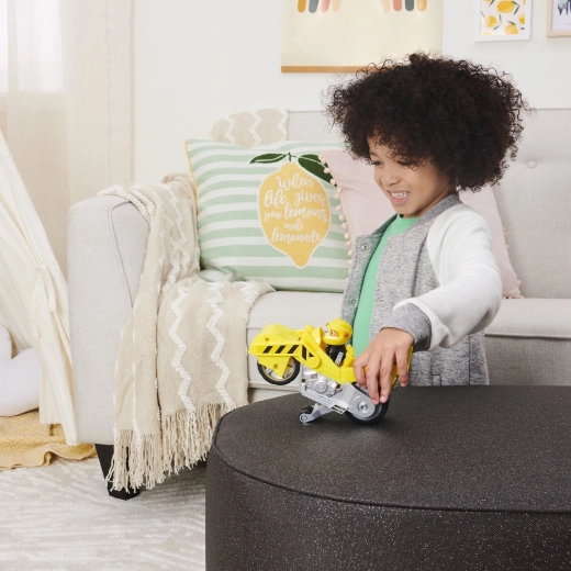 Actievolle pull-back rit