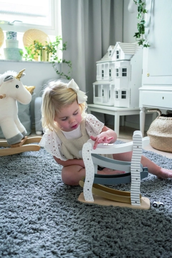 Houten uitvoering en speelgoed voor dagelijks plezier