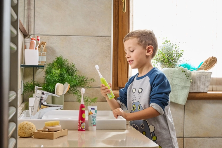 Compacte borstelkop en speels design