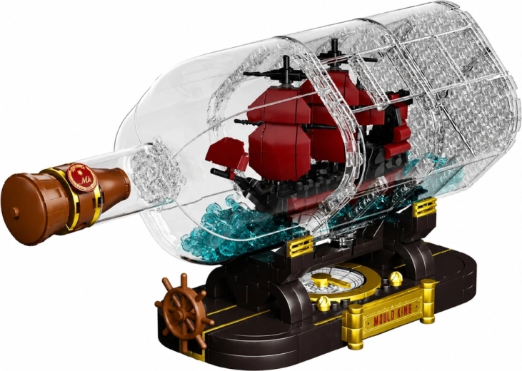 Stijlvolle decoratie: zeilschip opgesloten in een fles