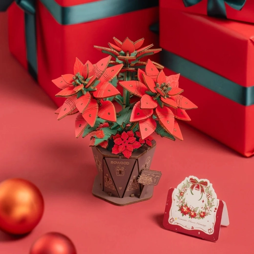 Feestelijke decoratie van houten onderdelen
