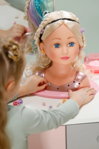 Veel accessoires voor de kleine styliste