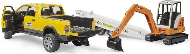 Terrein-pick-up RAM met openende deuren