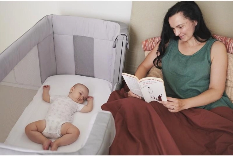 3-in-1: cosleeping, ledikant en Montessori-bed