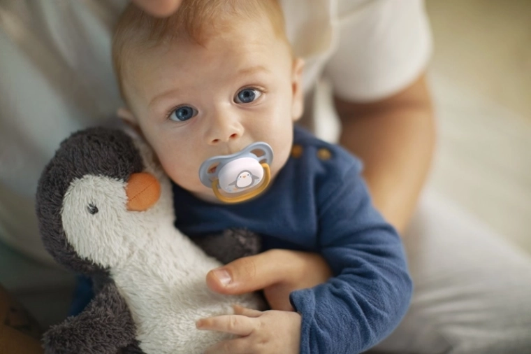 Sterilisatie- en reisdoosje inbegrepen