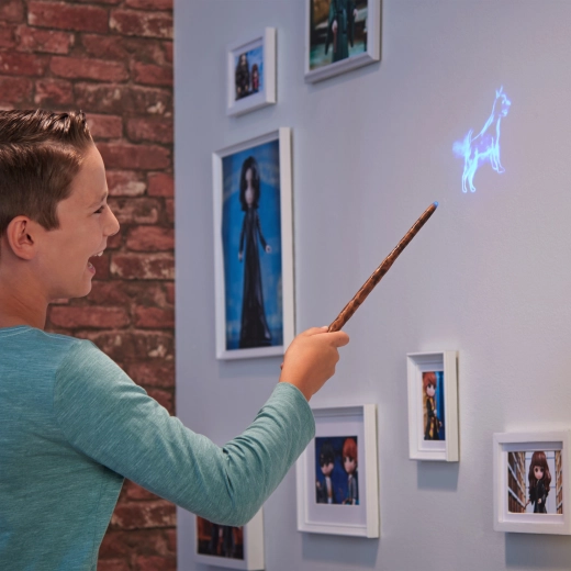 Projecteert een Patronus op de muur