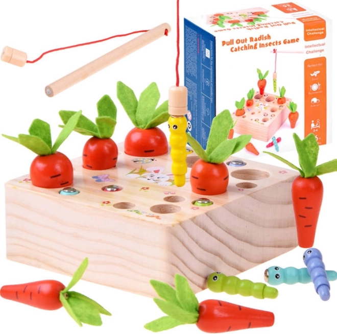 Houten spel met worteltjes en wormpjes