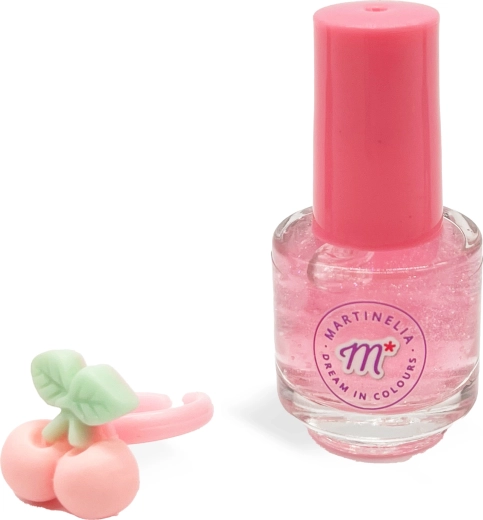 Nagellak en stijlvol ringetje in één set