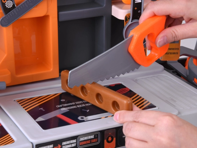 Werkpaneel en realistisch gereedschap