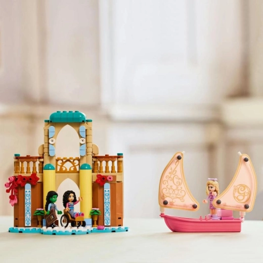 Twee verdiepingen tellende universiteit Shiz vol details