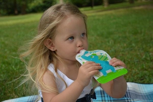 Voor onderweg en buiten – je kind drinkt en eet zelf