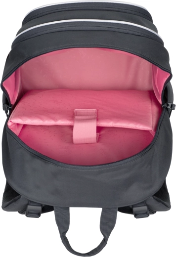 Doordachte indeling met drie compartimenten