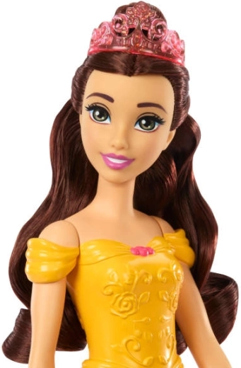 Belle in iconische gouden jurk