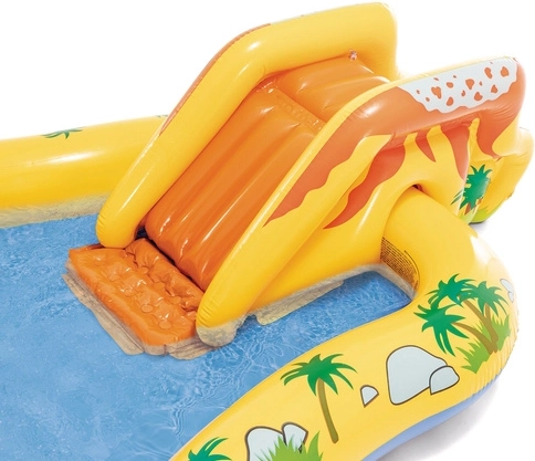 Glijbaan met veilige landing in het water