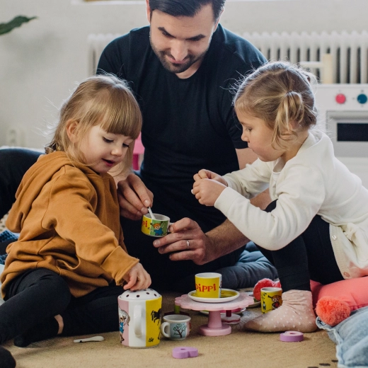 Kleurrijk Pippi-design dat kinderen in het spel meeneemt