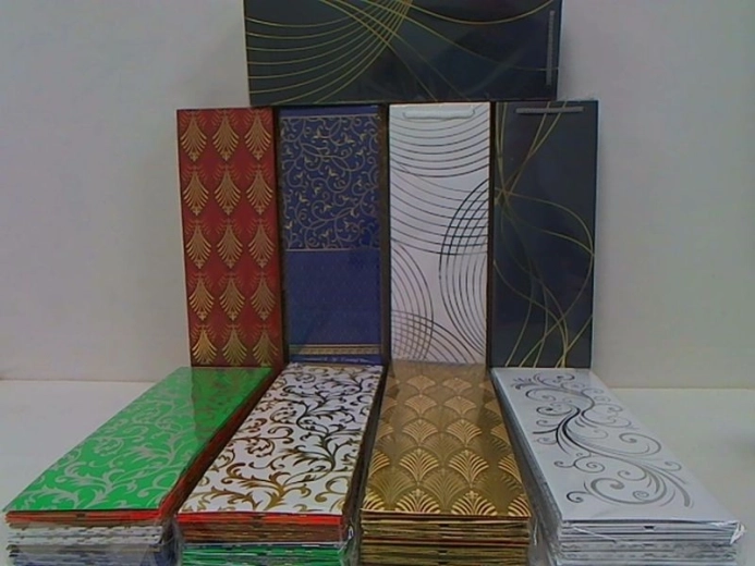 Decoratieve geschenktas voor fles Avantgarde met gouden versiering
