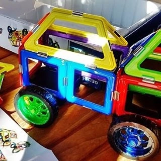 GeoSmart ruimtevrachtwagen – magnetische bouwset met 42 onderdelen