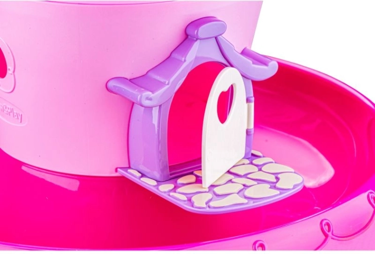 Poppenhuisje met openslaande deurtjes