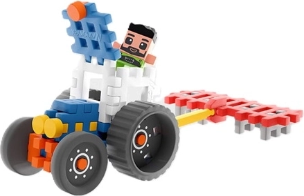 Tractor en boerderijmachines om werk op het land na te spelen