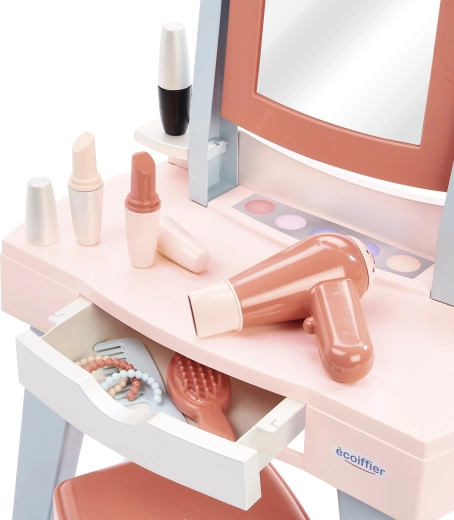 Spiegel en praktische lade