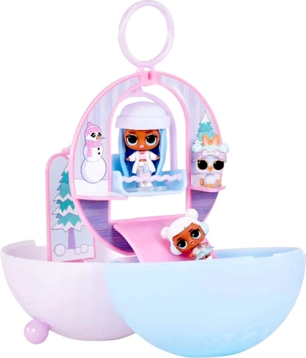 Magische winterscène in elke bol