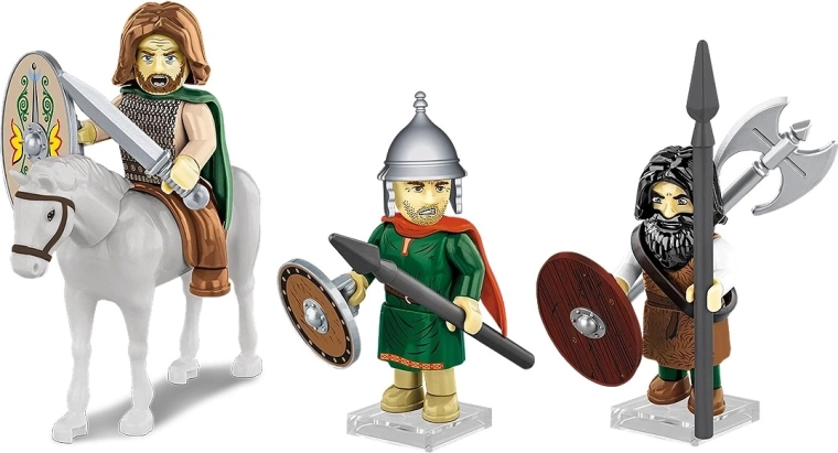 Drie gedetailleerde minifiguren en een ruiter te paard