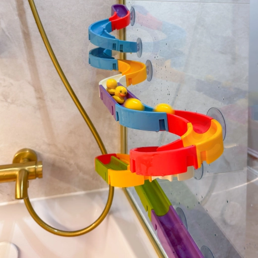 Plezier met eendjes en knikkers