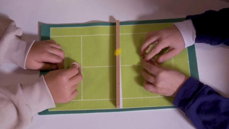 Snel tennis spel voor het hele gezin