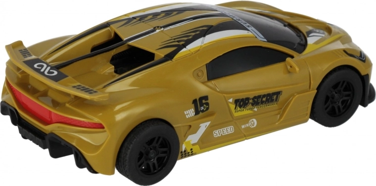 Sportieve driftlook met spoiler en stickers