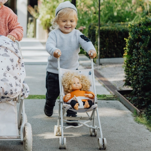 Lichte buggy die kinderen gemakkelijk kunnen duwen