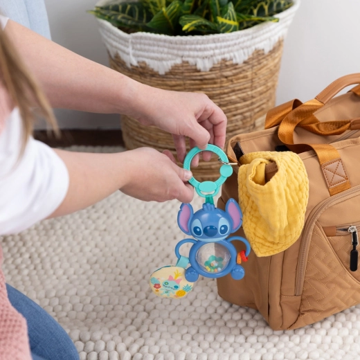 Eenvoudig te bevestigen aan kinderwagen en autostoel
