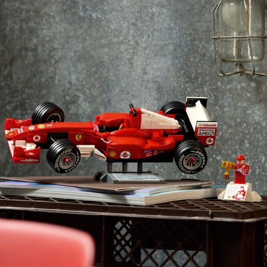 Minifiguur van Michael Schumacher met podium