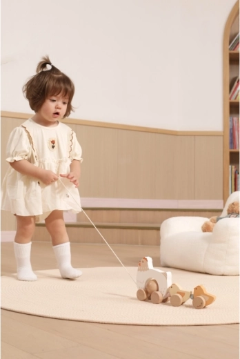 Wiebelen­de kuikentjes die motiveren om te lopen