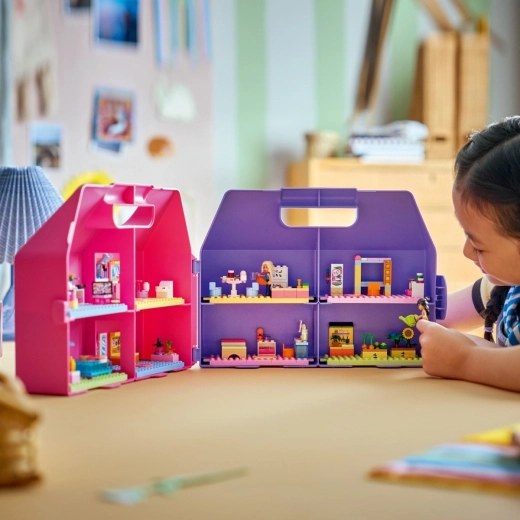 Minipoppetjes en accessoires om verhalen te bedenken